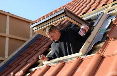 Pose de fenêtres de toit Velux à Balignicourt